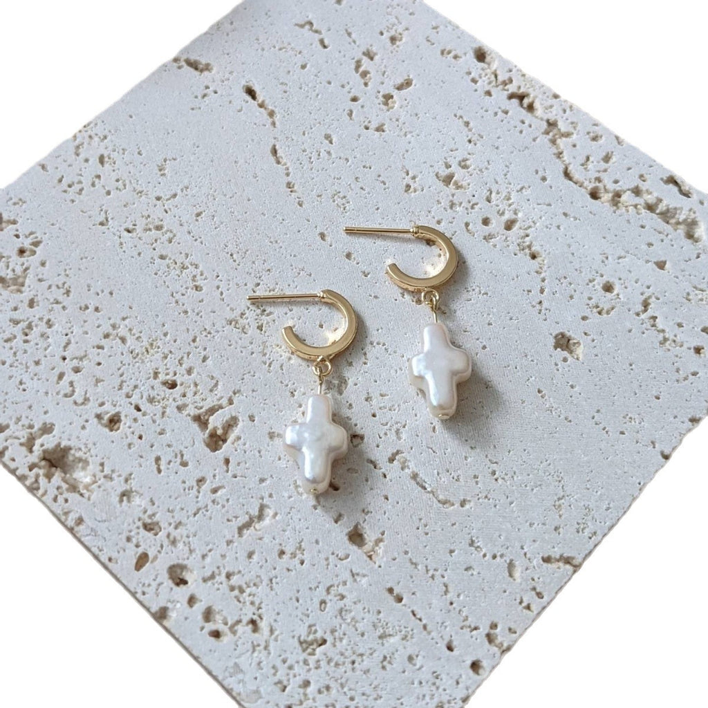 Damen Ohrhänger mit Perlenkreuz-Design und hochwertigem Goldverschluss Shop Nory