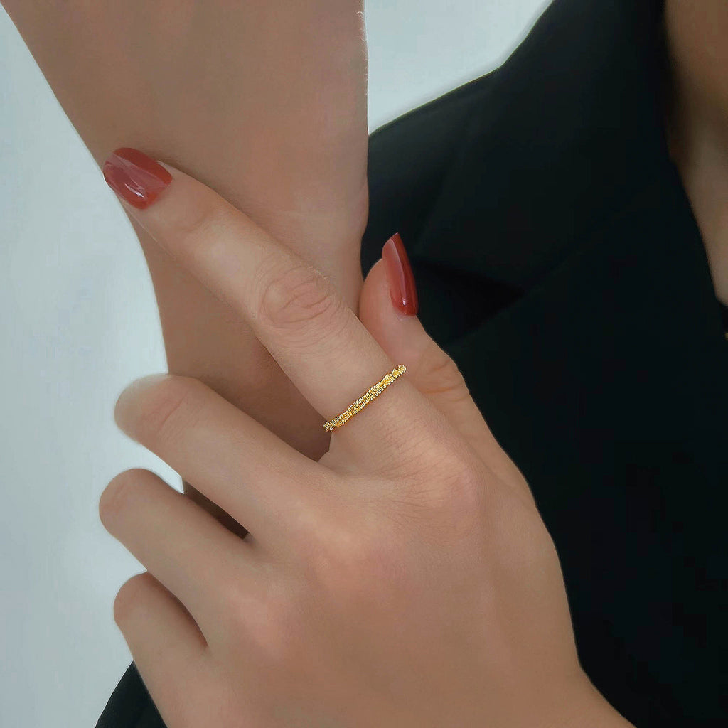 Damen feiner Ring mit strukturiertem Design Shop Nory