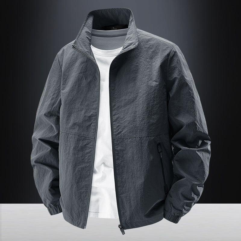 Herren Minimalistische Funktionsjacke mit Stehkragen, atmungsaktivem Meshfutter und wasserabweisenden Reißverschlüssen Shop Nory