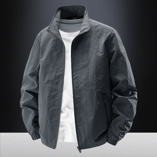 Herren Minimalistische Funktionsjacke mit Stehkragen, atmungsaktivem Meshfutter und wasserabweisenden Reißverschlüssen Shop Nory