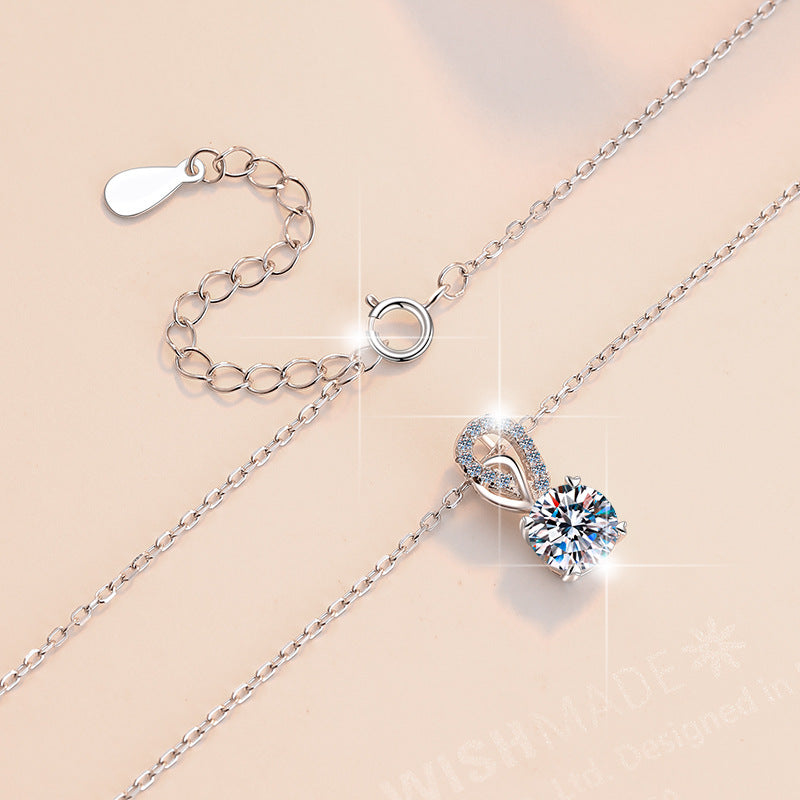 Damen Halskette mit funkelndem, runden Kristallanhänger und eleganter Verzierung Shop Nory