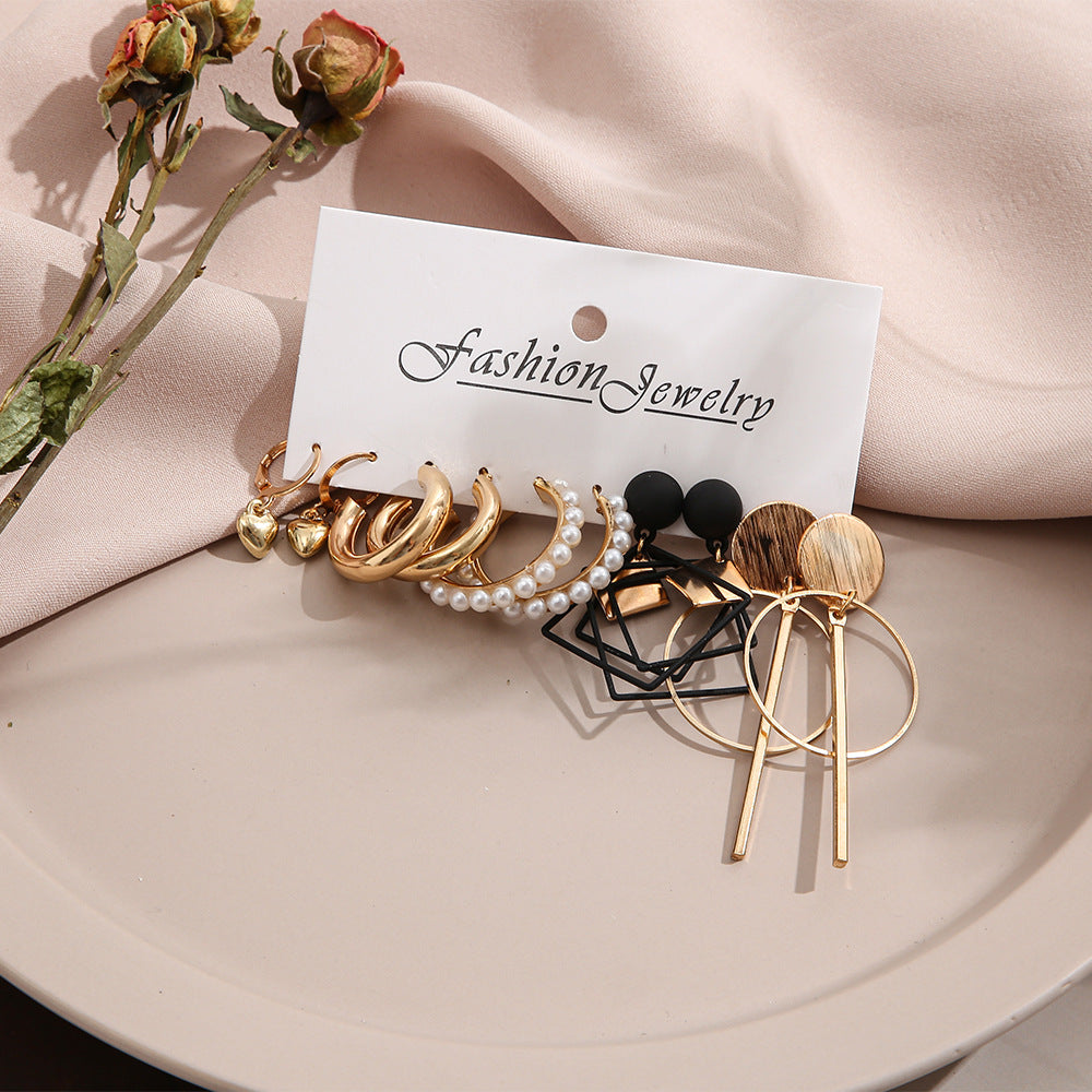 Damen Ohrringe Set mit variierenden Designs und funkelnden Akzenten Shop Nory