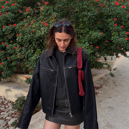Damen Boxy-Lederimitatjacke mit zweifachem Reißverschluss und Brustzippern Shop Nory
