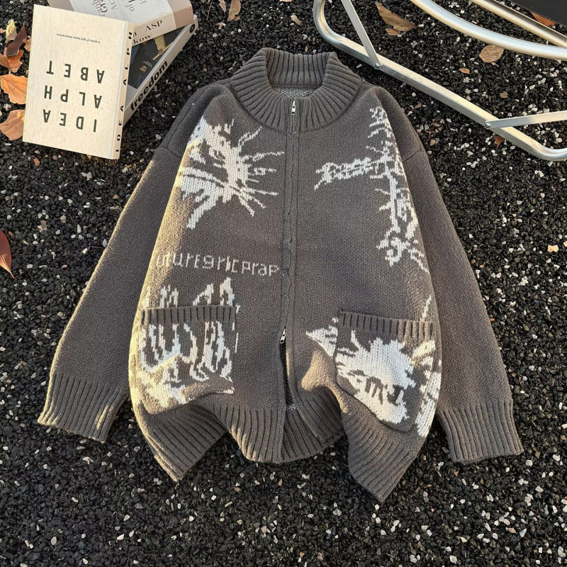 Unisex Grobgestrickte Zip‑Strickjacke mit hohem Rippenkragen, Jacquardmuster und aufgesetzten Taschen Shop Nory