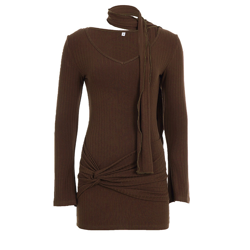 Damen nan figurbetontes Rippenstrick-Minikleid mit Knotendetail, integrierter Schlaufe und Halstuch Shop Nory