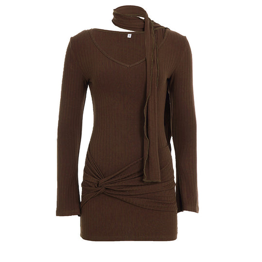 Damen nan figurbetontes Rippenstrick-Minikleid mit Knotendetail, integrierter Schlaufe und Halstuch Shop Nory