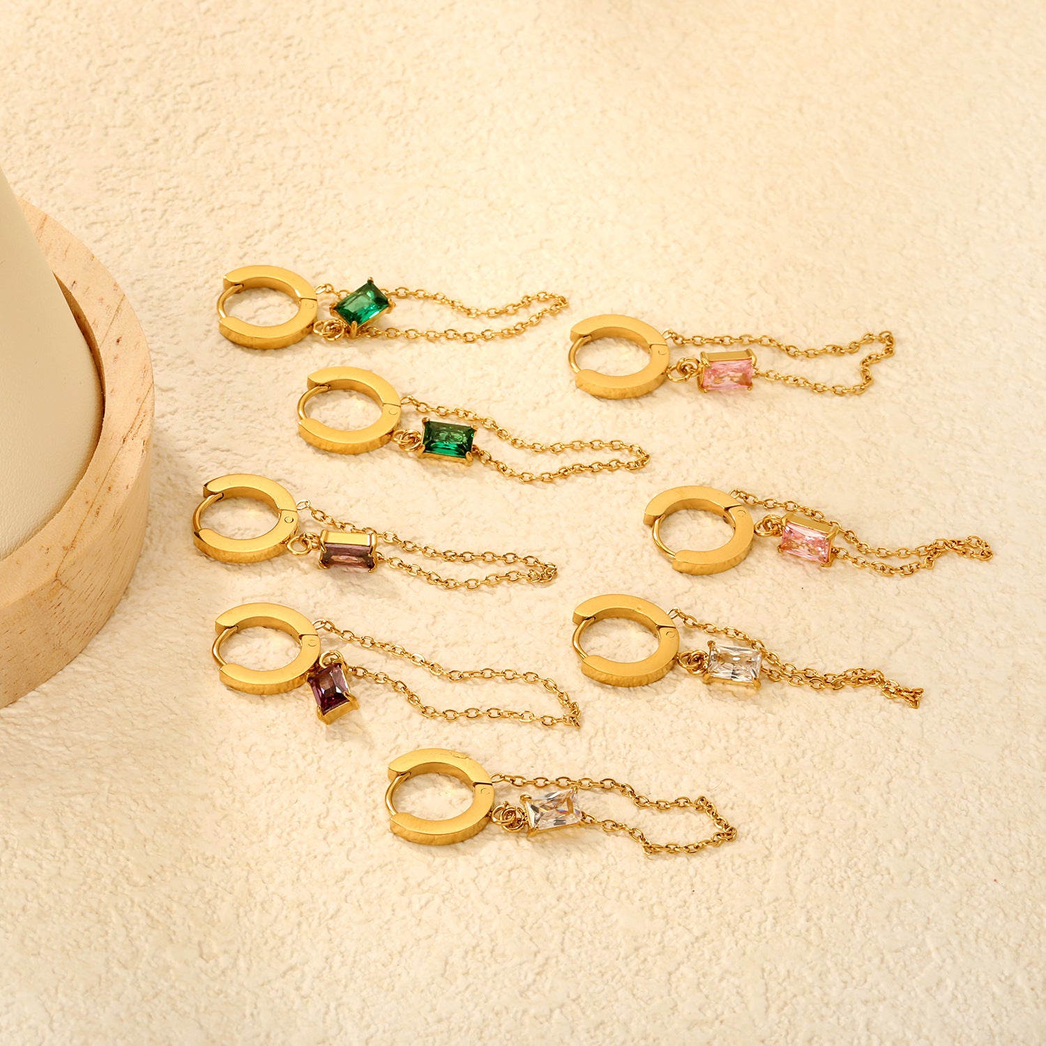 Damen Hängende Ohrhänger mit funkelnden Kristallen und eleganter Goldverzierung Shop Nory