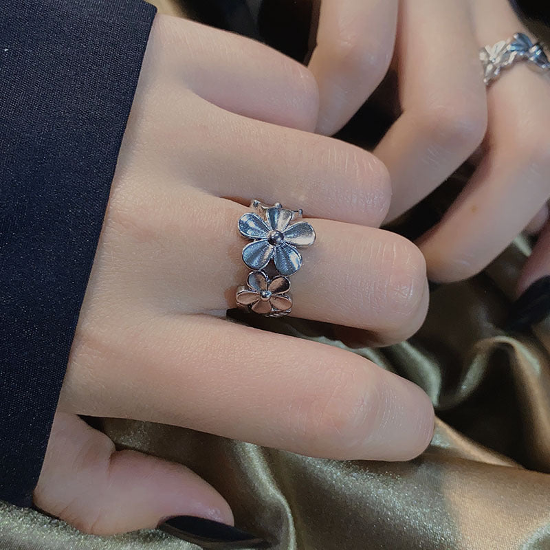 Damenring aus hochwertigem Edelstahl mit erhabenem Design und filigraner Verzierung Shop Nory