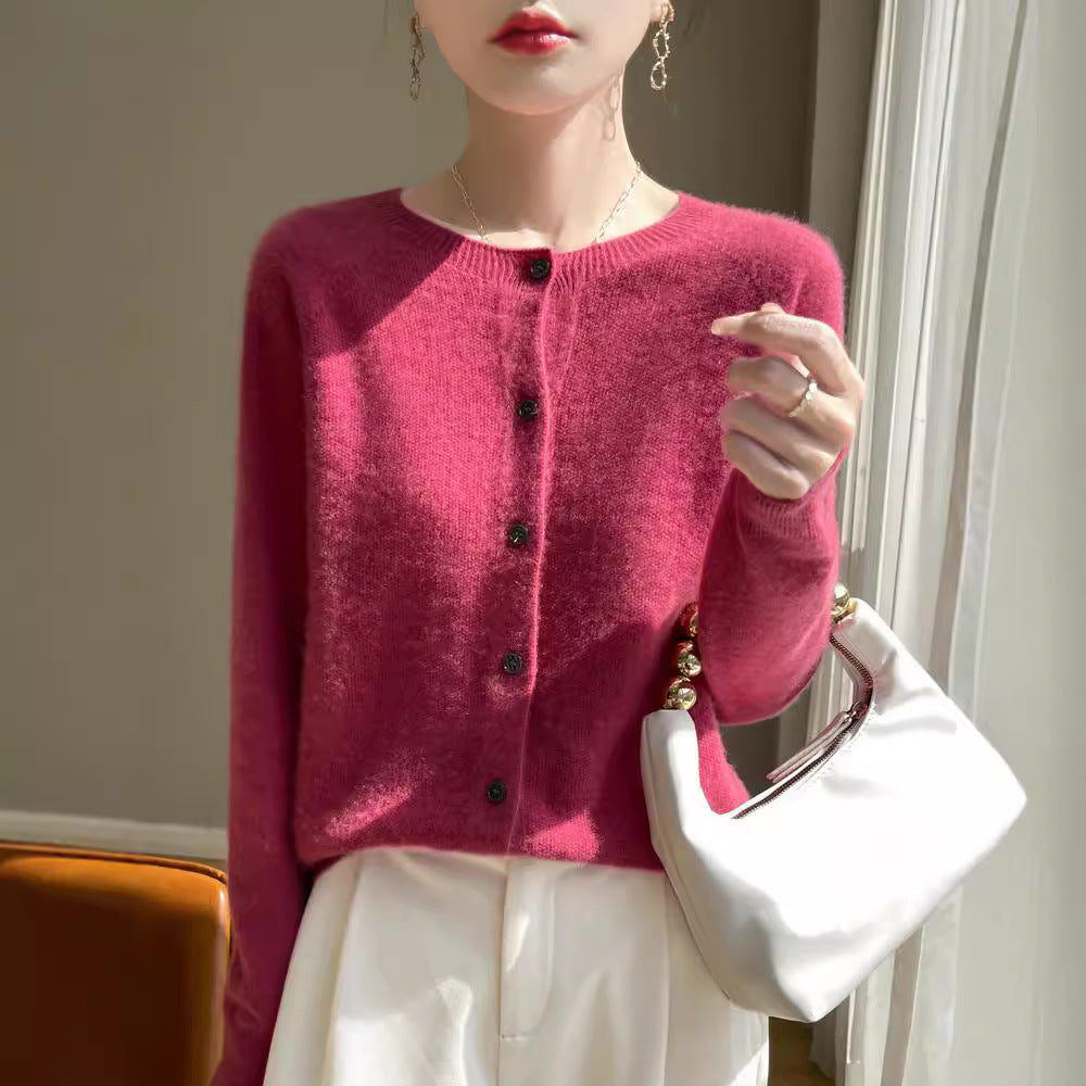 Damen Kurzgeschnittener Feinstrick-Cardigan mit Rundhalsausschnitt und schimmernder Knopfleiste Shop Nory