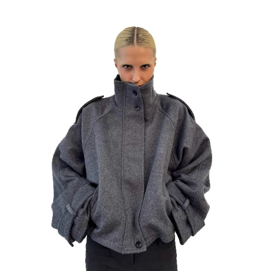 Damen nan kurzer Wollmix-Blouson mit hohem Stehkragen, Schulterpatten und voluminösen Ballonärmeln Shop Nory