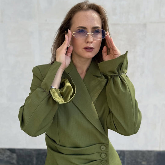 Damen Tailliertes Blazer-Set mit asymmetrischem Knopfverschluss und relaxter Bundfaltenhose Shop Nory