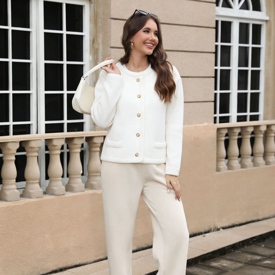 Damen Elegante Strickjacke mit Rundhals, Zierknöpfen und aufgesetzten Taschen Shop Nory