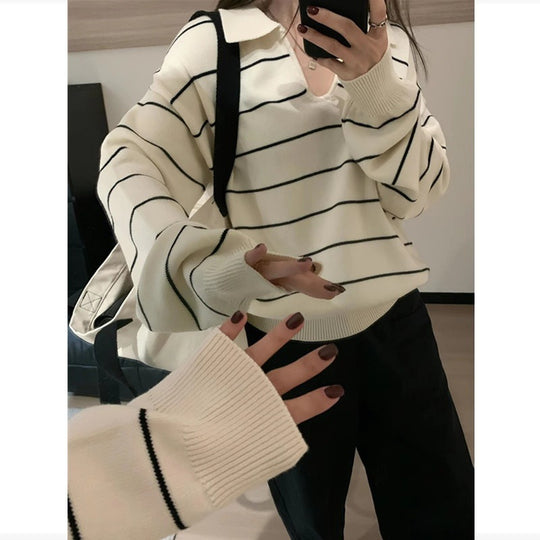Damen Lässiger Oversize‑Strickpullover mit Polokragen und feiner Querstreifenoptik Shop Nory
