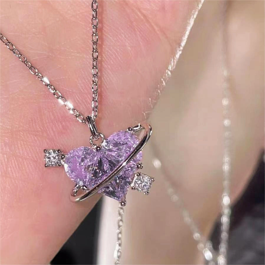 Damen Halskette mit herzförmigem Kristall und eleganter Spiralauflage Shop Nory