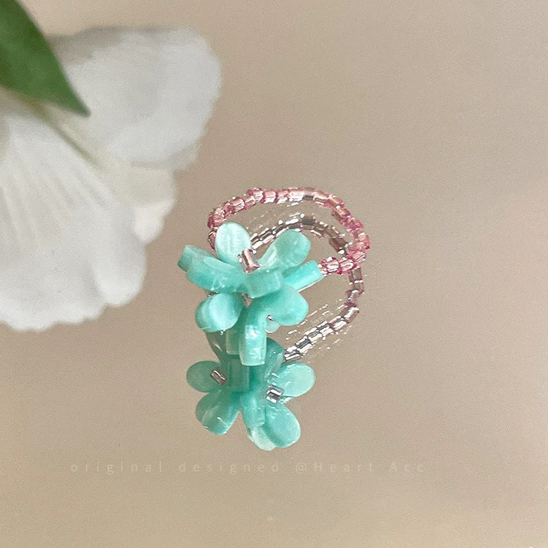 Damen Ring mit zartem floralen Design aus empfindlichen Perlen Shop Nory