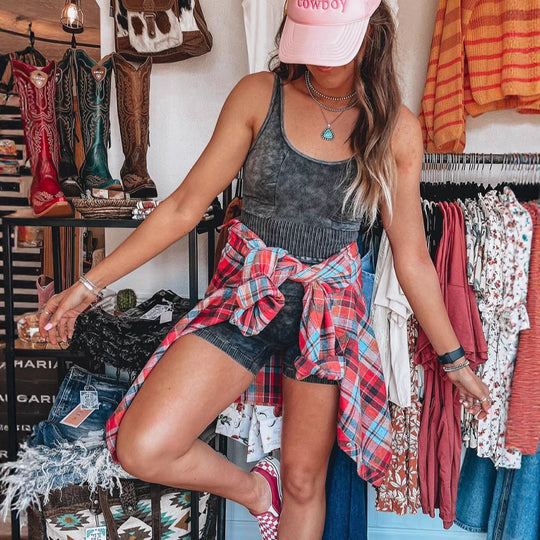 Damen Oversize kariertes Flanellhemd mit Brusttaschen und lässigem Schnitt Shop Nory