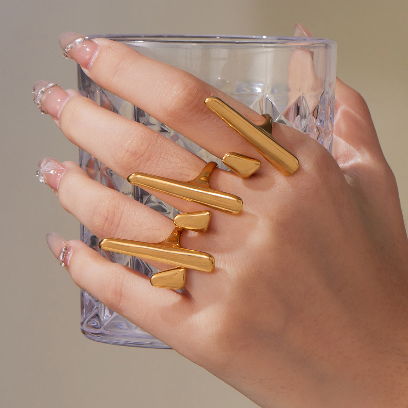 Damen Offener Ring aus Edelstahl mit elegantem goldenen Akzent Shop Nory