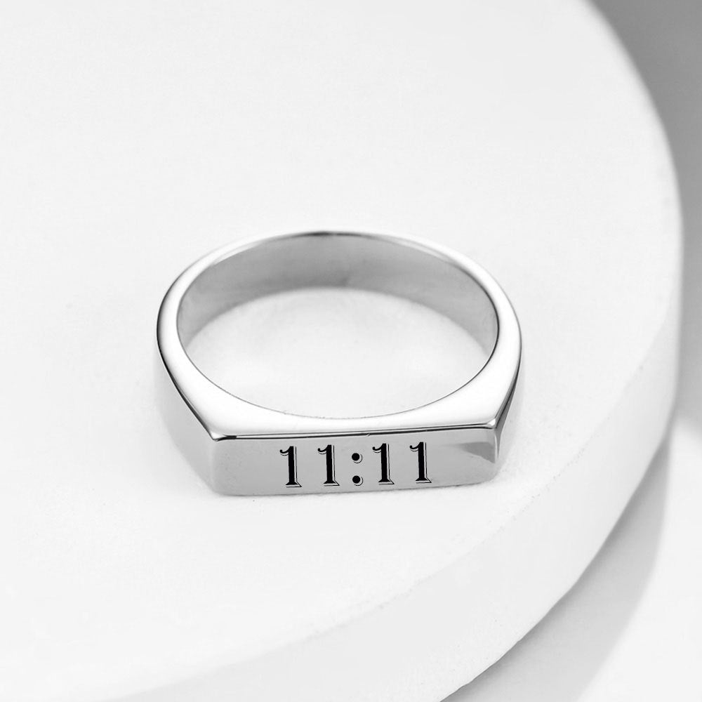 Herren Siegelring mit modernem graviertem Design Shop Nory