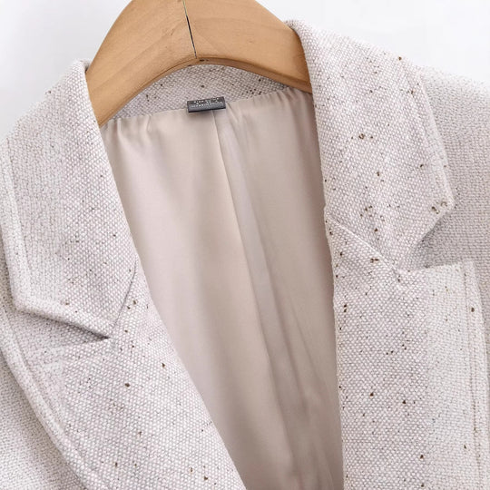 Damen Taillierter Bouclé‑Blazer mit Wiener Nähten und verdeckter Knopfleiste Shop Nory