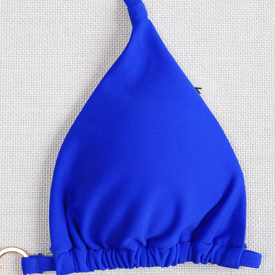 Damen Triangel-Bikini mit raffinierten Rüschen und goldenen Akzenten