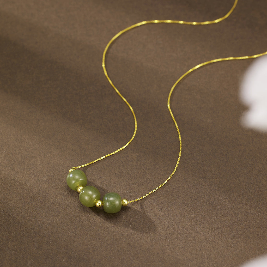 Damen Halskette mit eleganten, handgefertigten Jade-Details Shop Nory