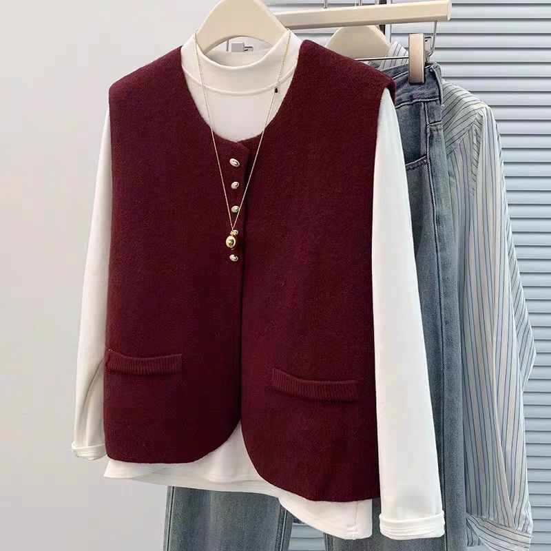 Damen Kurzgeschnittene Ärmellose Strickweste mit Perlenknopfleiste und aufgesetzten Taschen Shop Nory