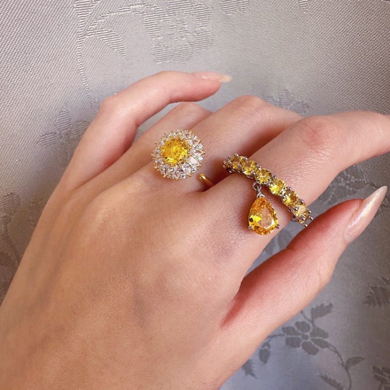 Damenring mit funkelnden Zirkonia und elegantem Design Shop Nory