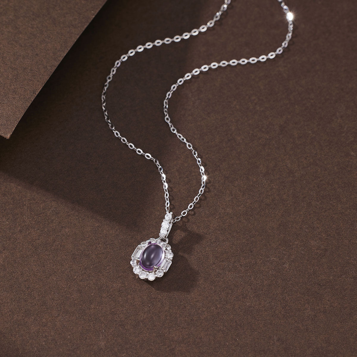 Damen elegante Halskette mit kunstvollem blauen Edelstein und funkelnden Kristallverzierungen Shop Nory
