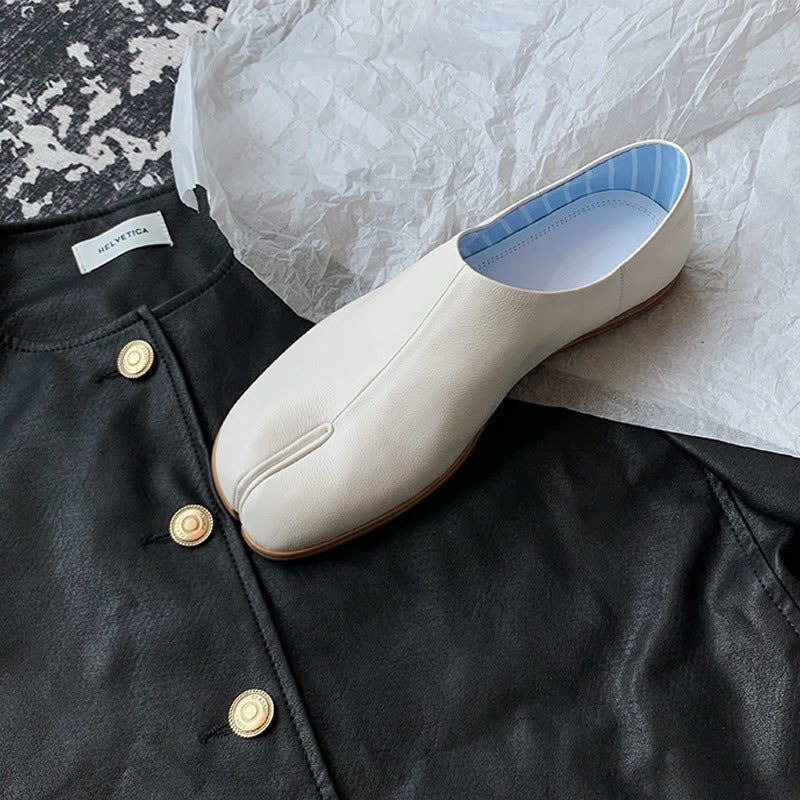 Damen modische Slipper mit glänzender Oberfläche und bequemem Schnitt