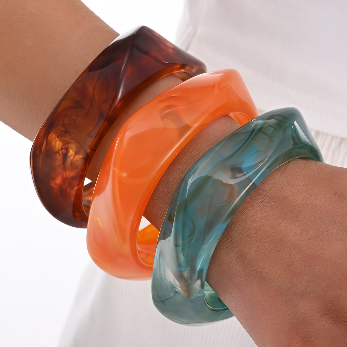 Damen Armreif-Set aus hochwertigem Acryl mit kunstvollem Design Shop Nory