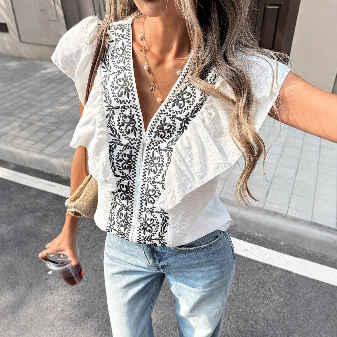 Damen Stickerei-Bluse mit V‑Ausschnitt, Knopfleiste und Volantärmeln Shop Nory
