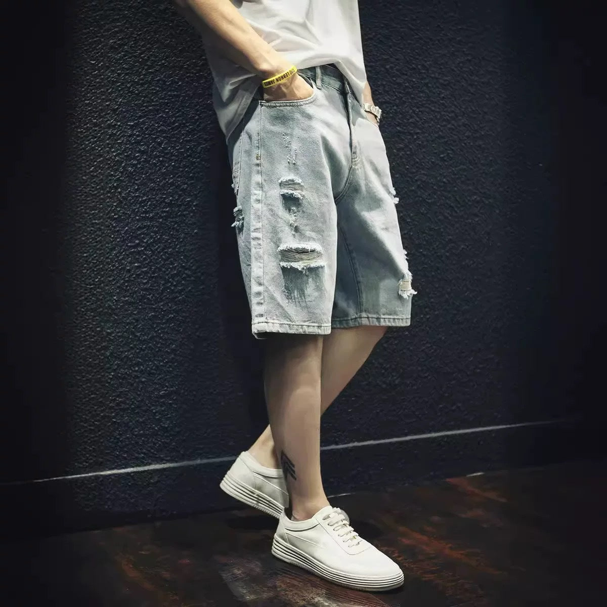 Herren lässige Destroyed Denim-Shorts mit modernen Details und bequemer Passform