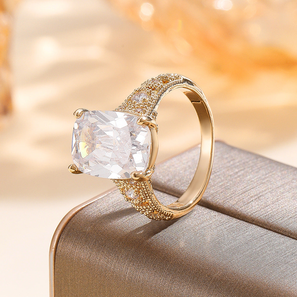 Damen Eleganter Ring mit grünem Edelstein Shop Nory