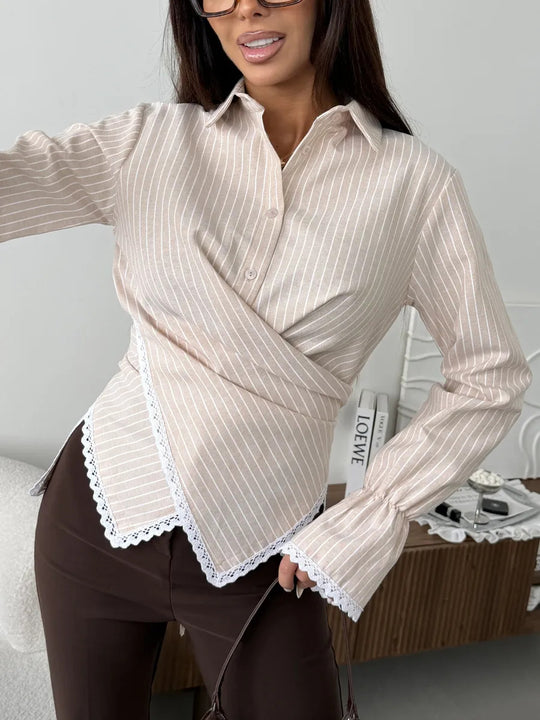Damen nan taillierte Wickelbluse mit Spitzenrand und feinen Längsstreifen Shop Nory