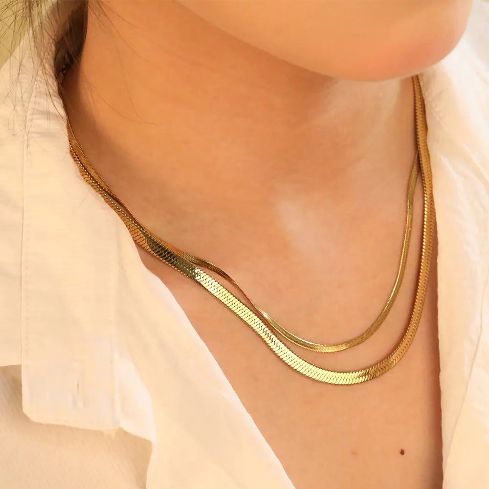 Damen Edelstahl Halskette mit goldplattierter Oberflächenstruktur und flexibel einstellbarer Länge Shop Nory