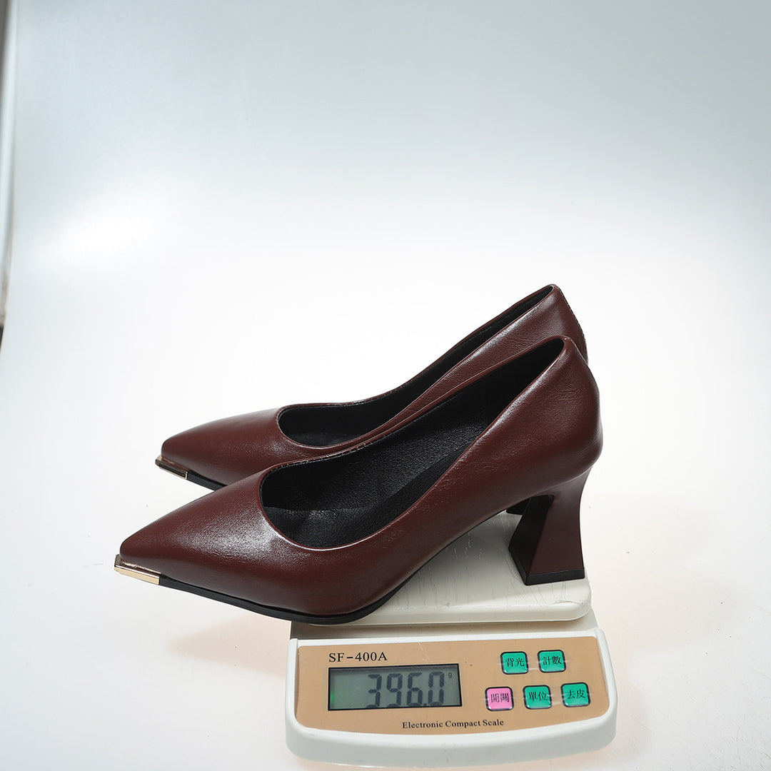 Damen Spitz zulaufende Pumps mit skulpturiertem Blockabsatz und Metallkappe Shop Nory
