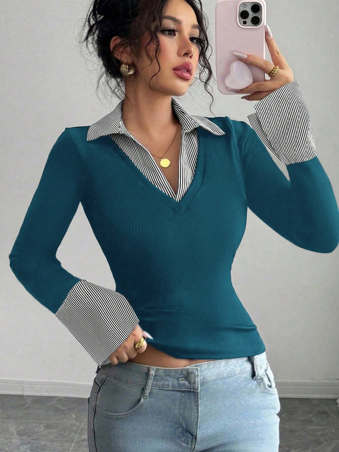 Damen Figurbetontes Feinstrick-Top mit Hemdkragen und Kontrastmanschetten Shop Nory