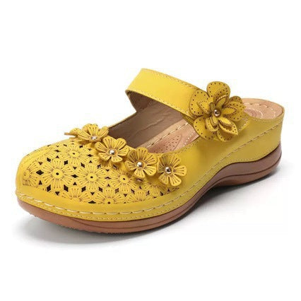 Damen Clogs mit blumigen Applikationen und verstellbarem Riemen