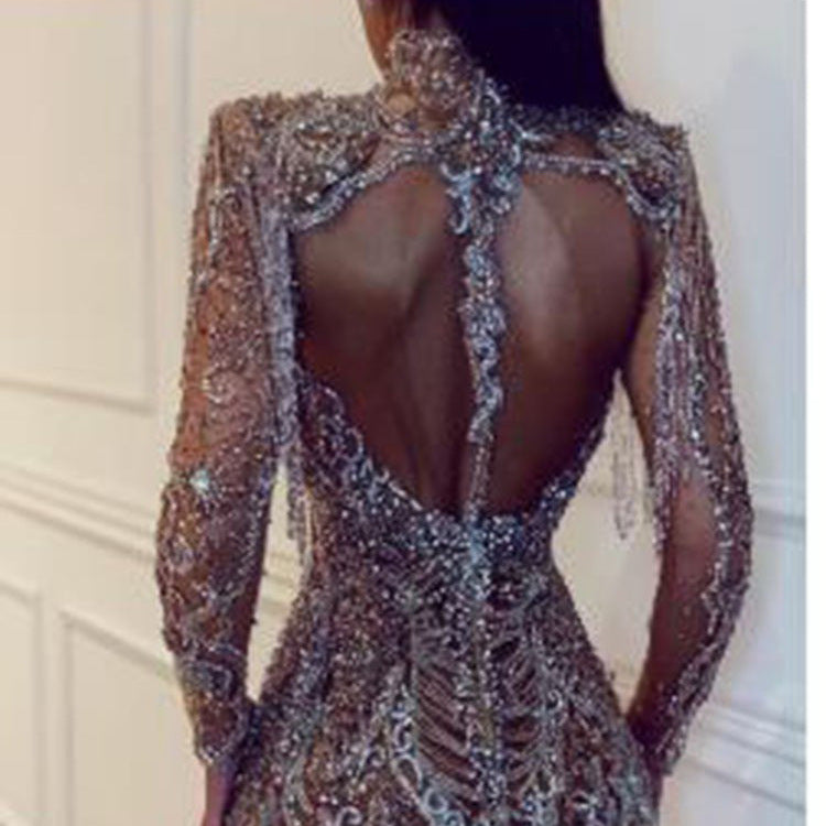 Damen Glamouröses Pailletten-Minikleid mit hochgeschlossenem Design und transparenten Ärmeln