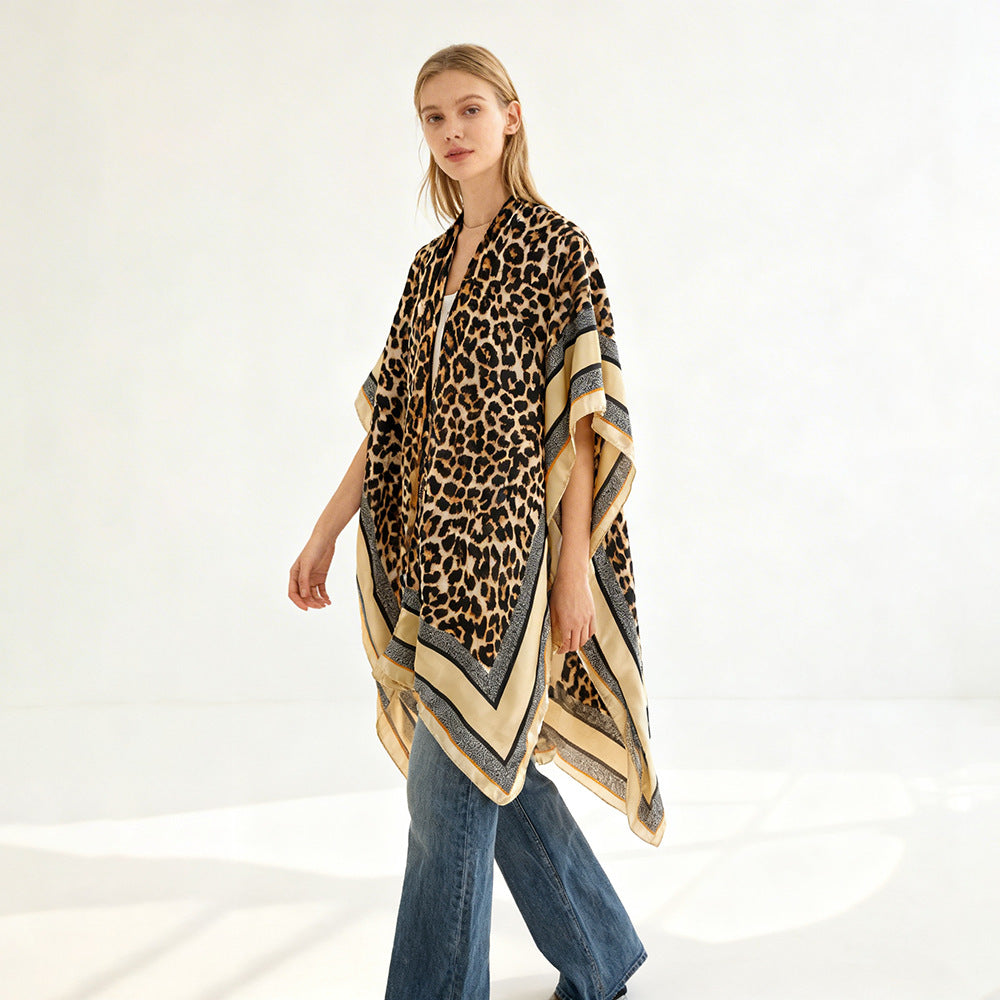 Damen Oversized Kimono-Überwurf mit Leopardmuster und breiter Satin-Bordüre Shop Nory