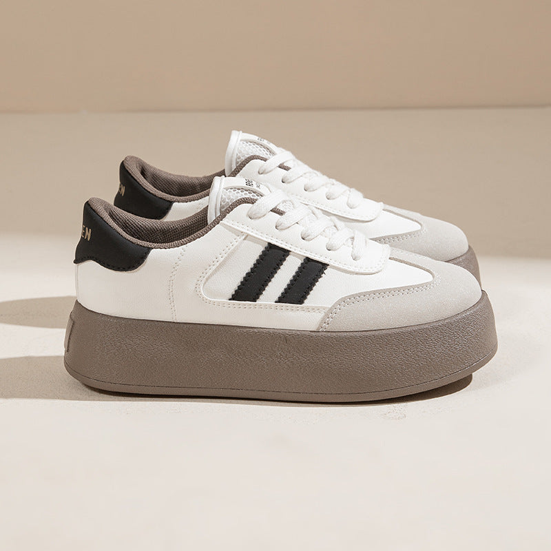 Damen Plattform-Sneaker mit trendigem Design und hochwertiger Oberflächenstruktur