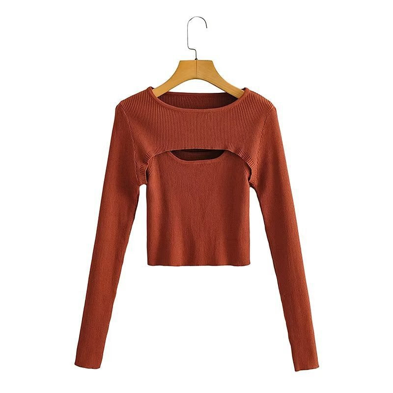 Damen Kurz geschnittenes Rippstrick-Top mit asymmetrischen Cut-Outs und Rundhalsausschnitt Shop Nory