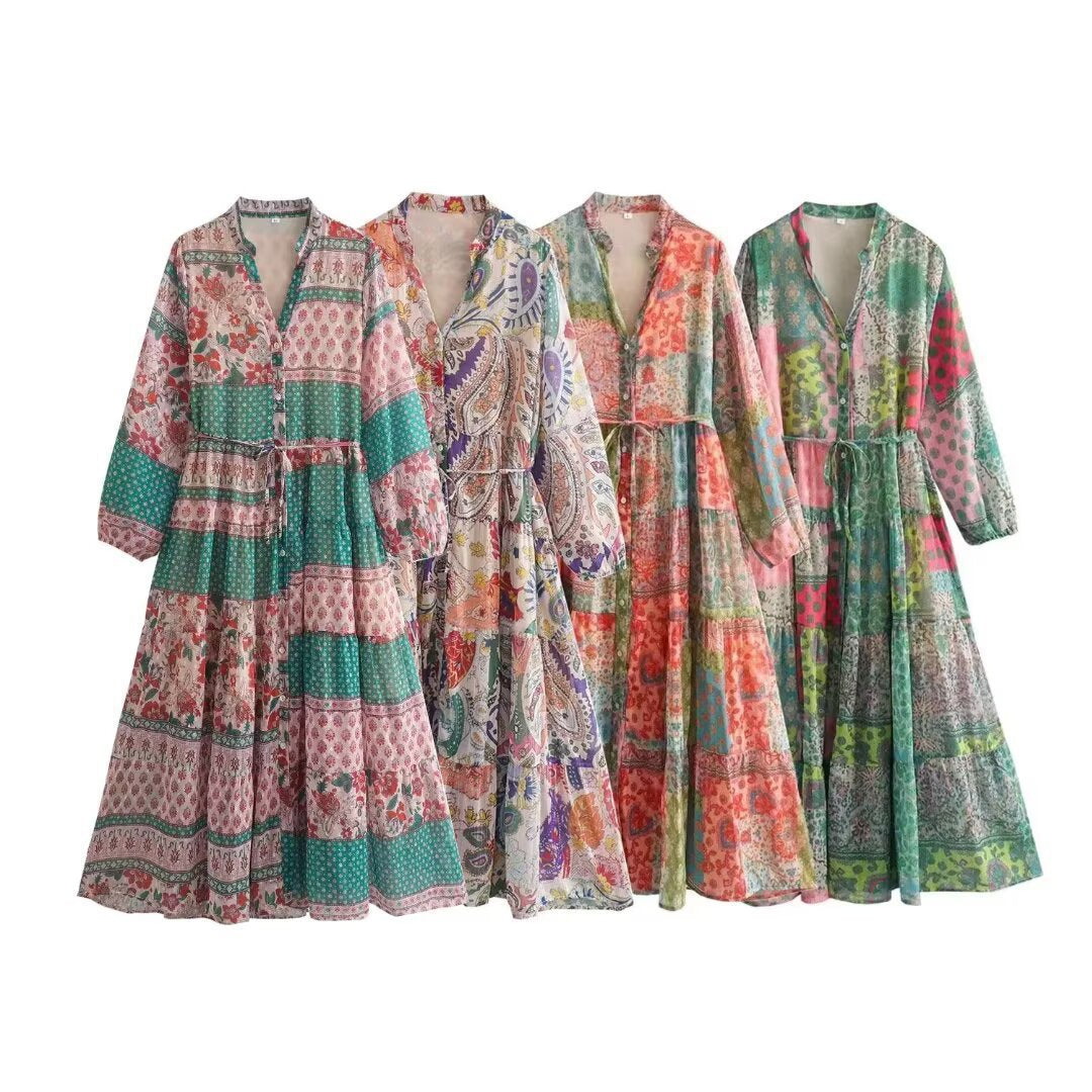 Damen Maxikleid mit Paisley‑Print, V‑Ausschnitt, Taillenband und Stufenrock Shop Nory