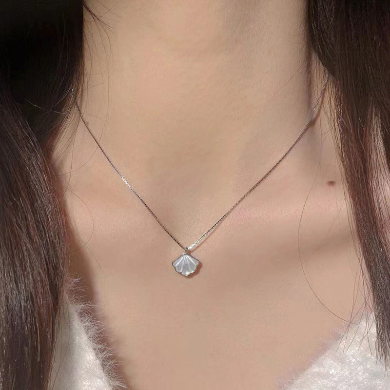 Damen Halskette mit elegantem Muschelanhänger Shop Nory