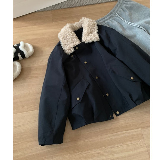 Damen Kurze Oversize-Bomberjacke mit Teddykragen und Druckknopfdetails Shop Nory