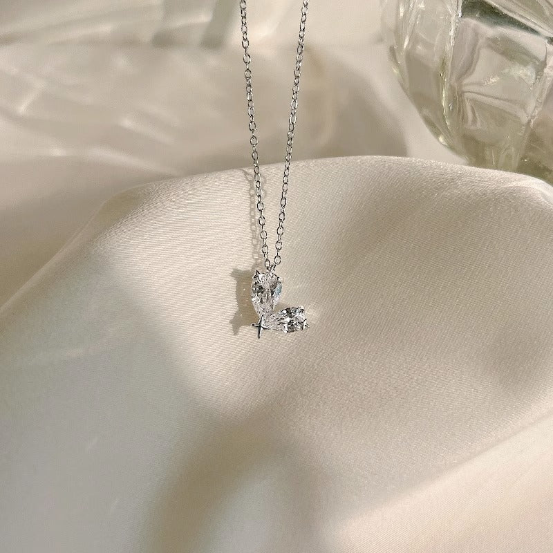 Damen zarte Halskette mit filigranem Schmetterlingsanhänger Shop Nory