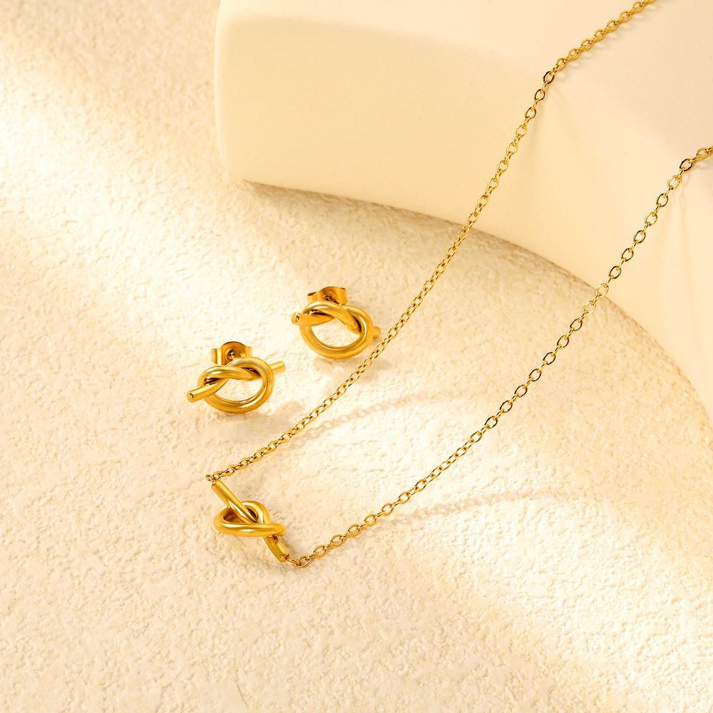 Damen Schmuckset mit schwarzem Herzanhänger und eleganten Ohrringen Shop Nory