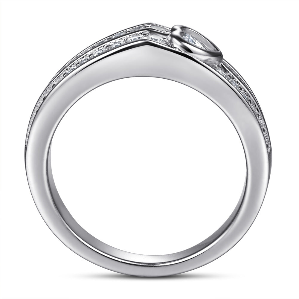 Damen Ring mit Herzdesign und funkelnden Zirkonia Shop Nory