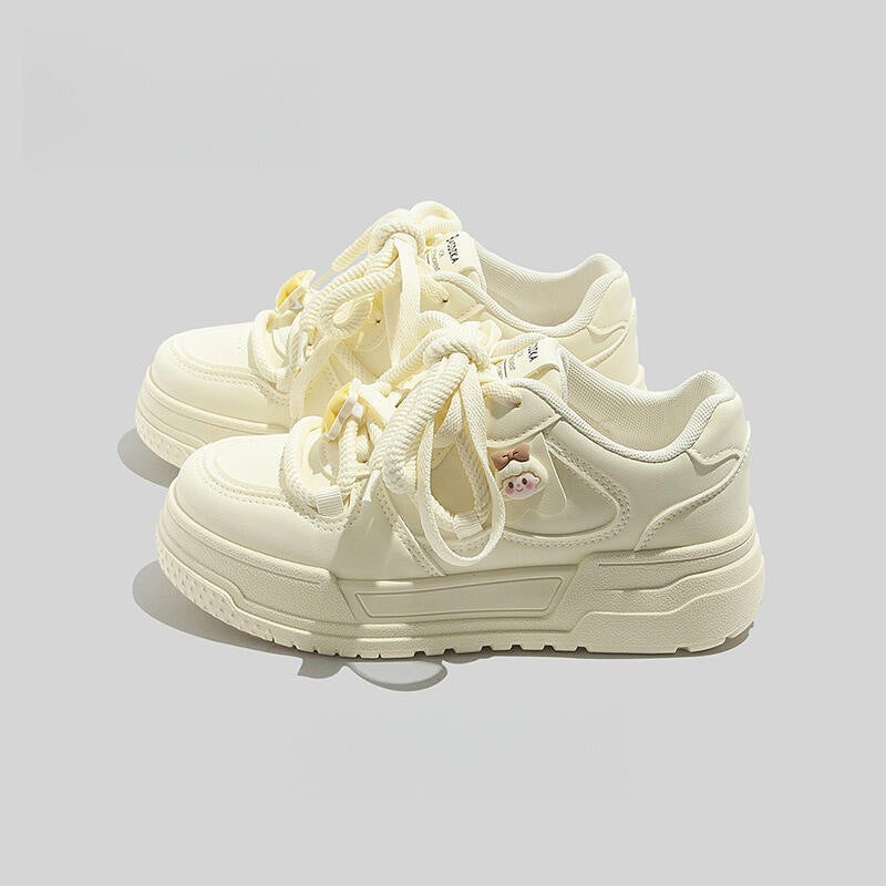 Damen Modische Sneakers mit einzigartigen Schnürdetails und verstärkter Sohle