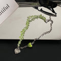 Damen Kette mit handgefertigten Natursteinen und filigranem Herzanhänger Shop Nory